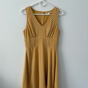 Miami Yellow Gold Sleeveless V-Neck Dress
